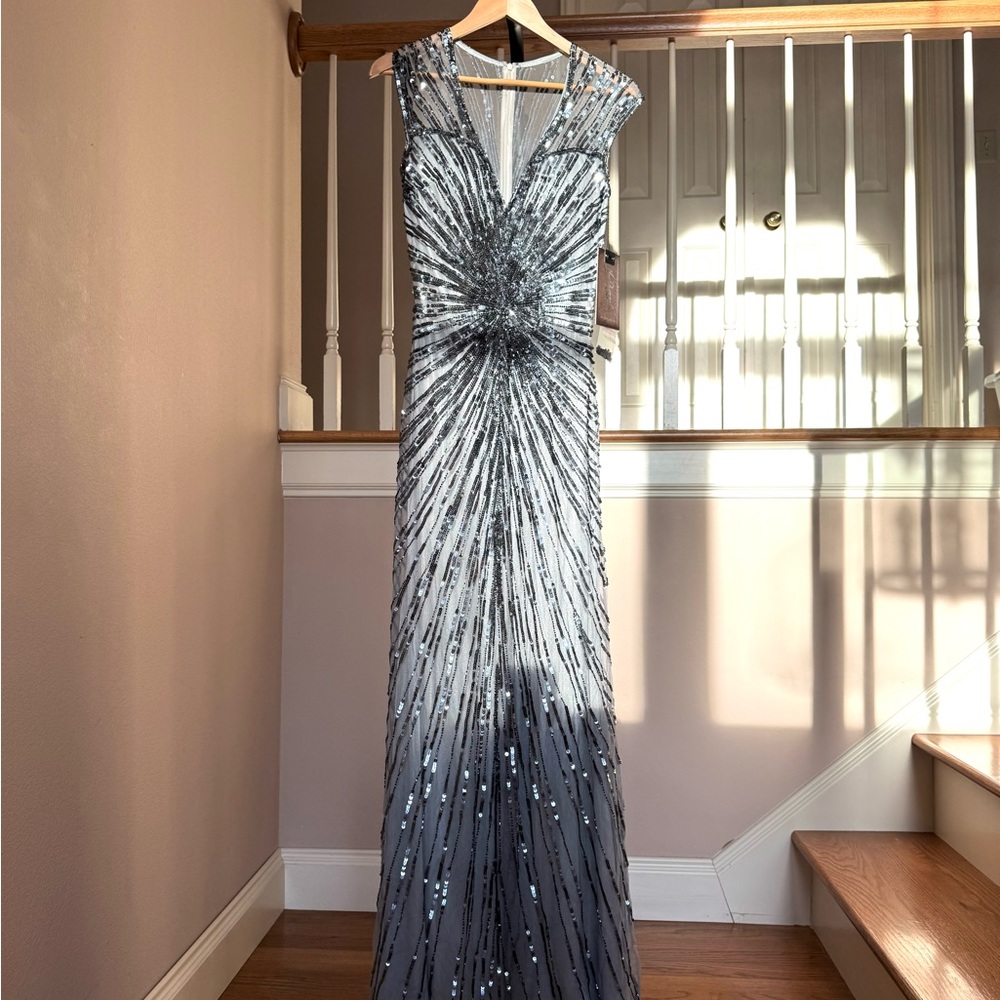NWT - Mac Duggal | Silver Sequin V-Nack Plunge Gown | Size 4